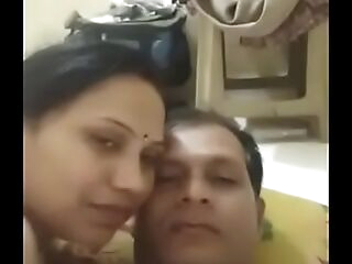 desi indian couple romance wife give a nice oral