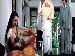 VID-19850816-PV0001-Mumbai (IM) Hindi 22 yrs old unmarried hot and sexy actress Mandakini demonstrating her boobs nipple while she breastfeeding in ‘Ram Teri Ganga Maili’ movie sex porn video
